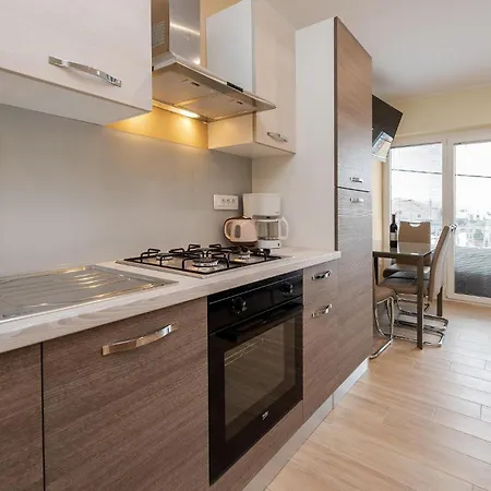 Lovely Apartment In Sukosan 公寓 *