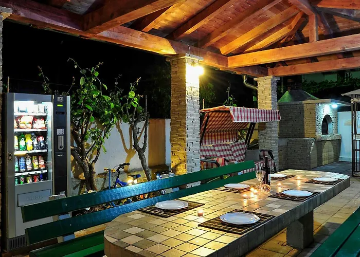 Gorgeous Apartment In Sukosan Appartement